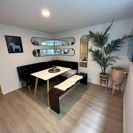 Petite Main Street Haven Apartment Vancouver Exterior photo