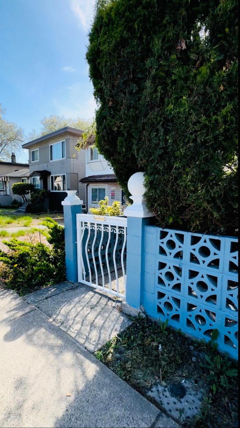 Petite Main Street Haven Apartment Vancouver Exterior photo